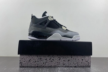 Reliable 5731 Jordan 4 Retro Fear Pack  626969- 431