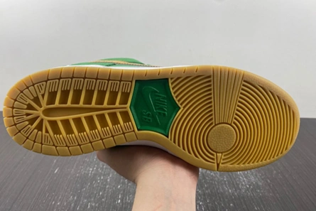 SportInspired 7311 Nike SB Dunk Low Pro St. Patrick's Day (2022) BQ6817- 1094
