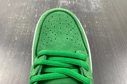 SportInspired 7311 Nike SB Dunk Low Pro St. Patrick's Day (2022) BQ6817- 1094