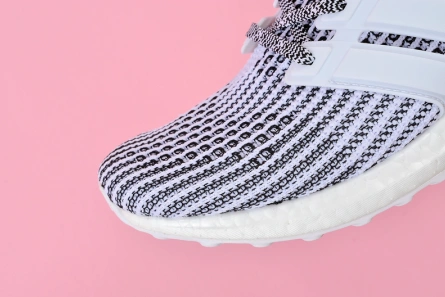 4211 Adidas Ultra Boost 4.0 Size 8  Black   White Oreo Running Footwear BB Versatile 1897