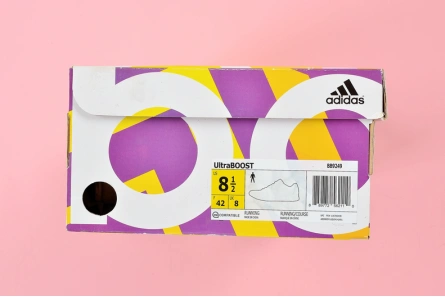 4211 Adidas Ultra Boost 4.0 Size 8  Black   White Oreo Running Footwear BB Versatile 1897