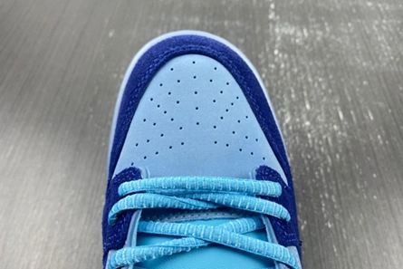 Comfortable Run The Jewels x Nike SB Dunk Low  DO9404-400 999