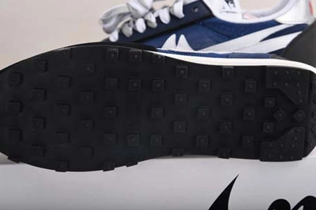 Lightweight Sacai x Nike BV0073 401 1162