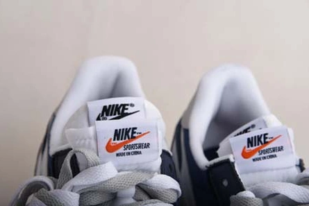Lightweight Sacai x Nike BV0073 401 1162