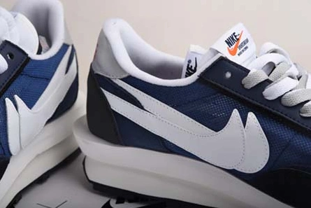Lightweight Sacai x Nike BV0073 401 1162