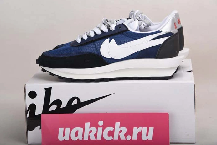 Lightweight Sacai x Nike BV0073 401 1162