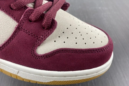 Skate Like a Girl x Nike SB Dunk Low DX4589-600 Trendsetting 1049