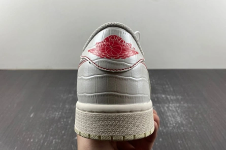 2626 Travis Scott x Air Jordan 1 DM7866- Stylish 13