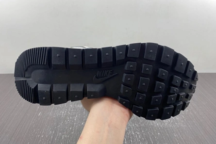 9209 Sacai x VaporWaffle DD1875- Flexible 1156