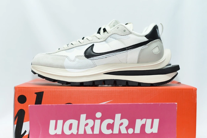 9209 Sacai x VaporWaffle DD1875- Flexible 1156