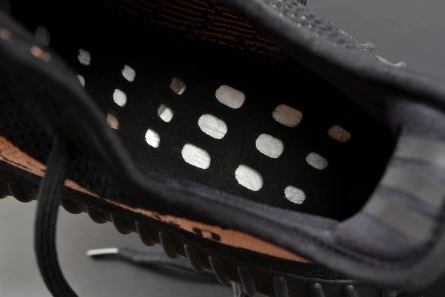 5016 adidas Yeezy Boost 350 V2 Black Copper BY Bold 1781