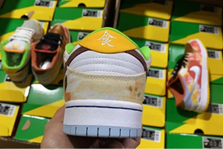 Sophisticated 8070 Nike SB Dunk Low “CNY” CV1628-800