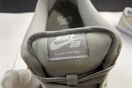 Comfortable 【TOM】Nike Dunk SB L TRD AR0778-110 1123