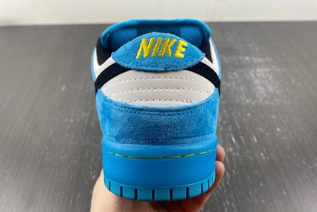The Powerpuff Girls x Nike SB Dunk Low “Buttercup” FZ8319-300 Stylish 582