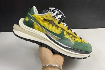 4671 sacai x Nike VaporWaffle “Tour Yellow” CV1363- WellDesigned 1160