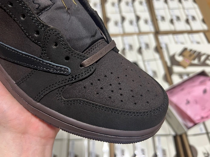 Travis Sco tt x Air Jordan 1 Low OG DM7866-202 ModernLook 31