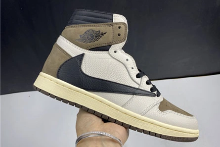 Travis Scott x Air Jordan 1 CD4487 100 Resilient 220