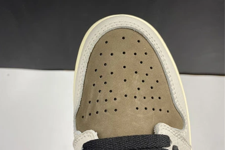 Travis Scott x Air Jordan 1 CD4487 100 Resilient 220