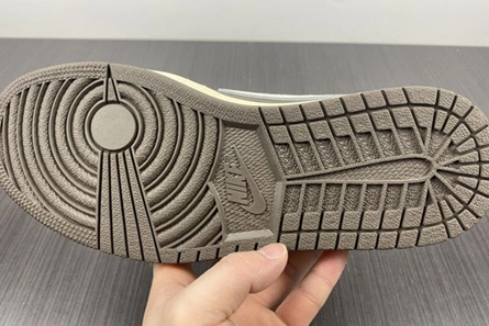 Sophisticated Travis Scott x Air Jordan 1 DM7866-162 182