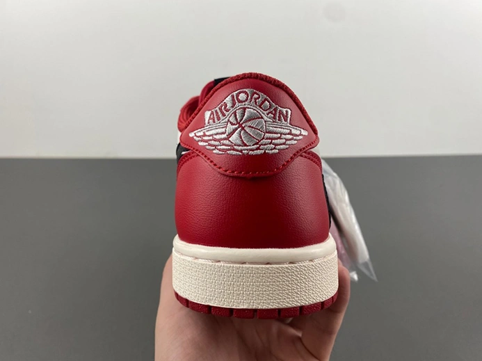 Travis Scott x Air Jordan 1 DZ4137 700 Unique 26