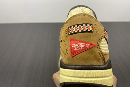 Travis Scott x Nike Air Max 1 Colorway Has Surfaced DO9392-701 Durable 1299