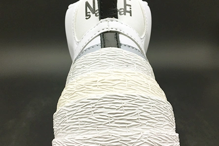 Modern 2812 NIKE BLAZER HIGH SACAI WHITE BV0072- 1593