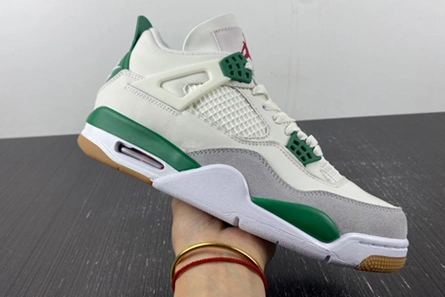 Functional 3210 Jordan 4 Retro SB Pine Green  DR5415- 485