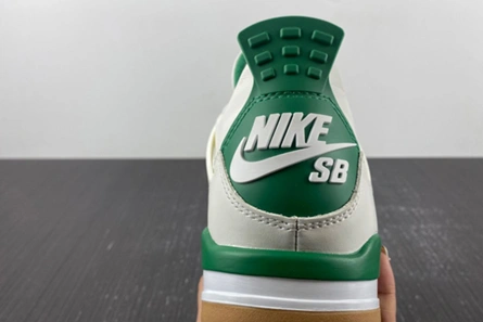 Functional 3210 Jordan 4 Retro SB Pine Green  DR5415- 485