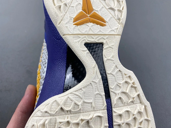 ModernLook 8891 Nike Kobe 6 Lakers Home  429659- 914