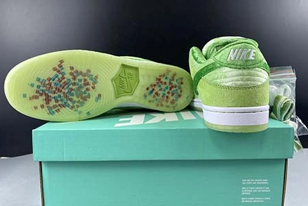 Timeless 2423 Strangelove x NK Sb Dunk Low 2020 CT2552- 1147