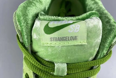 Timeless 2423 Strangelove x NK Sb Dunk Low 2020 CT2552- 1147
