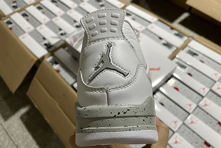 Vibrant 7304 Air Jordan 4 Retro White Oreo CT8527- 509