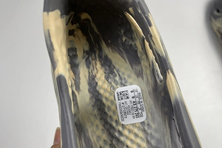 Practical 8063 Adidas Yeezy Foam RNNR MXT Moon Gray GV 1658