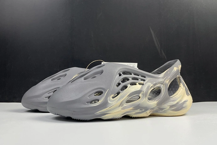 Practical 8063 Adidas Yeezy Foam RNNR MXT Moon Gray GV 1658
