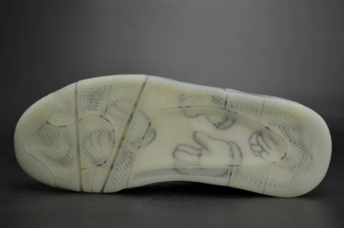 Bright 279 KAWS x Air Jordan 560