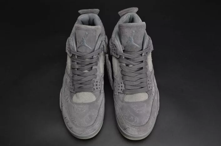 Bright 279 KAWS x Air Jordan 560