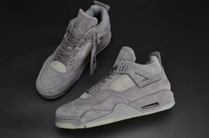 Bright 279 KAWS x Air Jordan 560