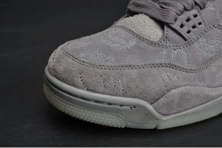 Bright 279 KAWS x Air Jordan 560