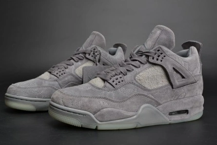 Bright 279 KAWS x Air Jordan 560