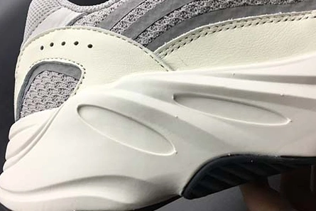 WellDesigned 3995 adidas Yeezy Boost 700 v2 Static EF 1760
