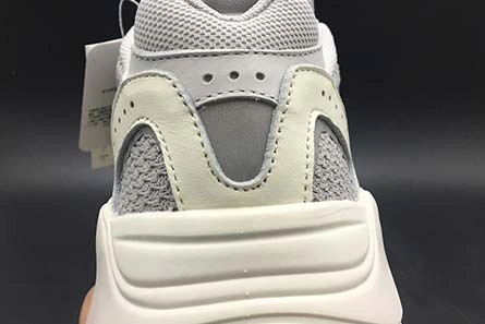 WellDesigned 3995 adidas Yeezy Boost 700 v2 Static EF 1760