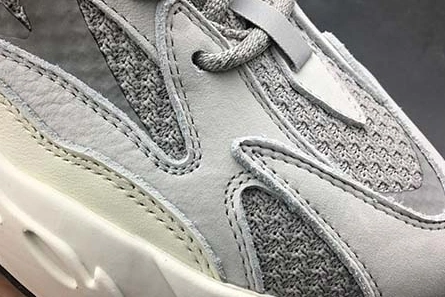 WellDesigned 3995 adidas Yeezy Boost 700 v2 Static EF 1760