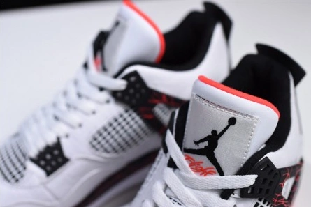 Flexible 6062 Air Jordan 4 Hot Lava 308497- 541