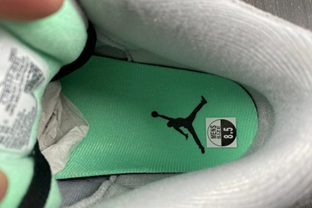 8373 Jordan 3 Retro Green Glow CT8532- Elegant 375