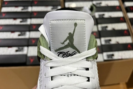 Sleek 340 Air Jordan 4 “Seafoam” AQ9129- 495