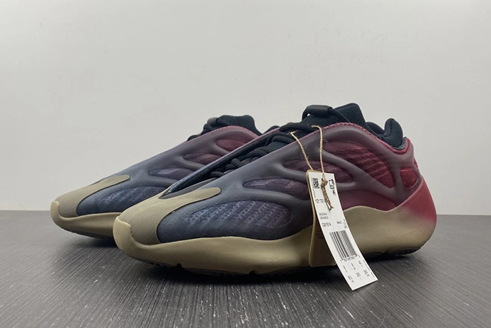 GoodFit 6611 adidas Yeezy 700 V3 Fade Carbon GW 1666