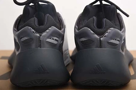 EasyMatch YEEZY BOOST 700 V3 BLACK - ADIDAS - H67799 1713