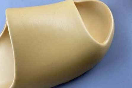 YEEZY SLIDE DESERT SAND - FW6344 Sophisticated 2091