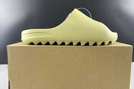 Trendsetting YEEZY SLIDE RESIN - FX0494 2100