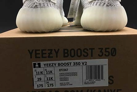 Yeezy 350 Boost V2 350 V2 “Static” REFLECTIVE KIDS YEEZY EF2367 Lightweight 2137
